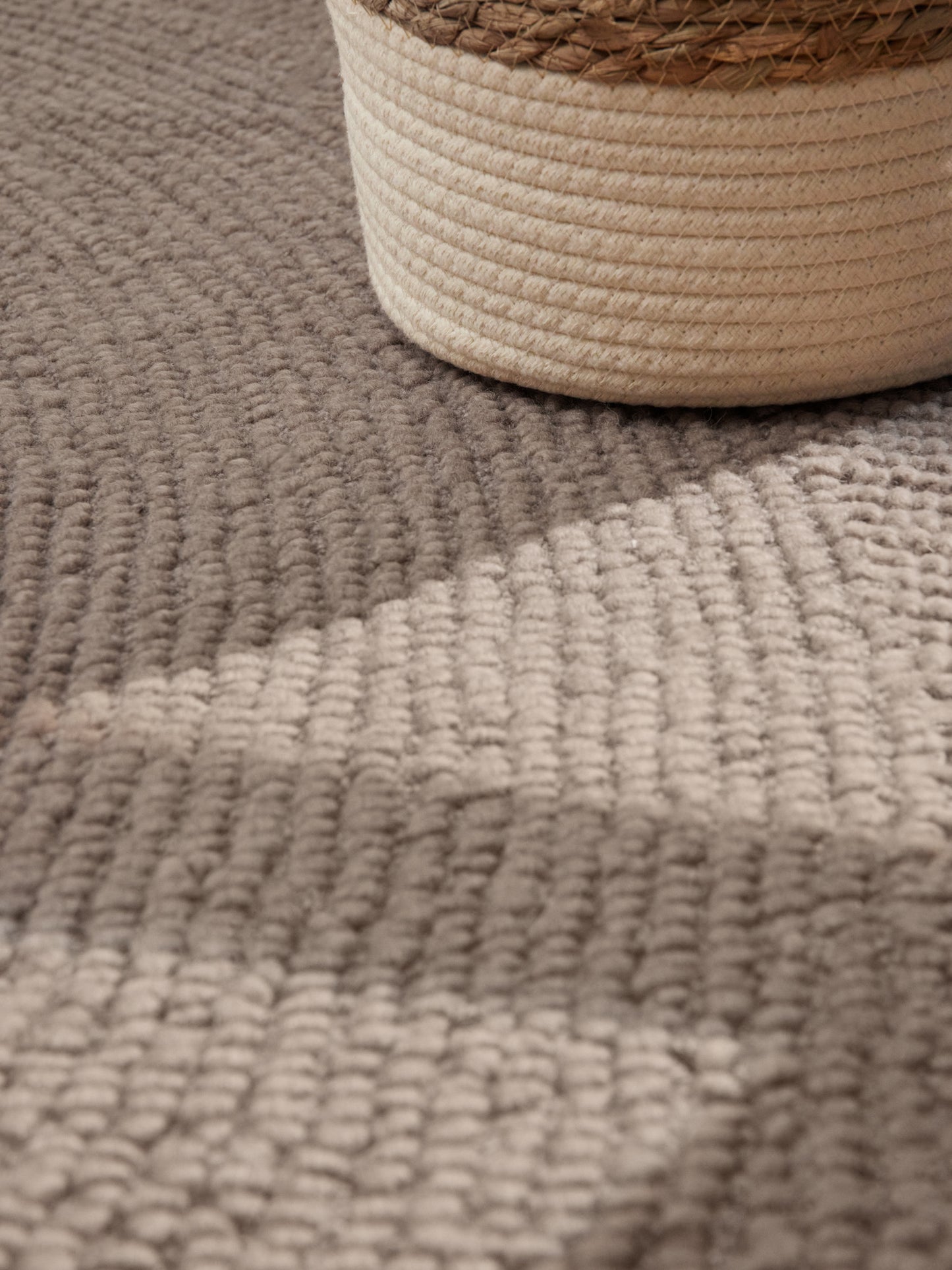 Trumpo plauko vilnonis kilimas Eleni 80x150 cm, rudas